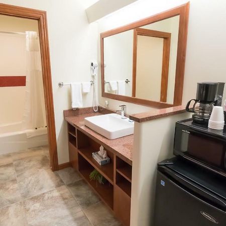 Shepherd Mountain Inn & Suites Pilot Knob Dış mekan fotoğraf