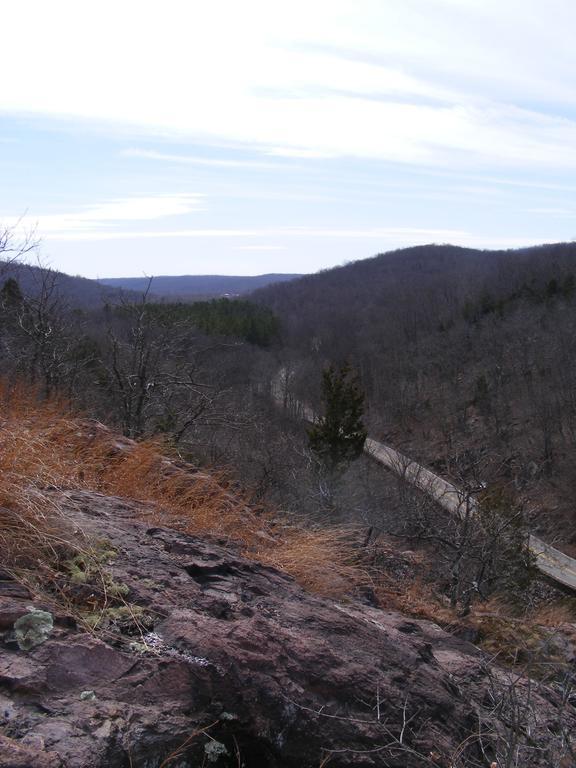 Shepherd Mountain Inn & Suites Pilot Knob Dış mekan fotoğraf