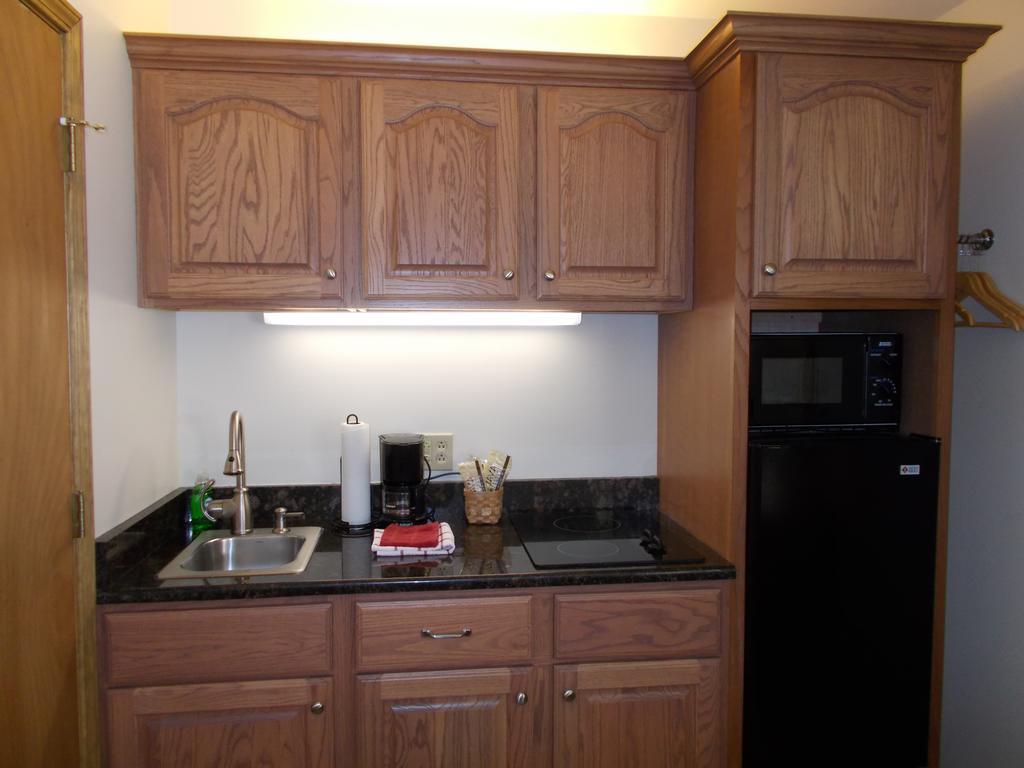 Shepherd Mountain Inn & Suites Pilot Knob Oda fotoğraf