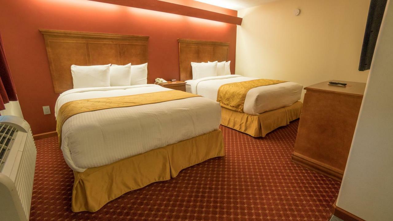 Shepherd Mountain Inn & Suites Pilot Knob Dış mekan fotoğraf