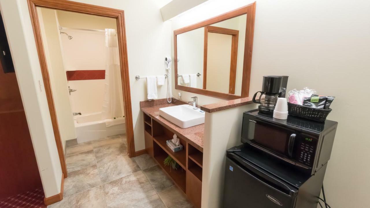 Shepherd Mountain Inn & Suites Pilot Knob Dış mekan fotoğraf