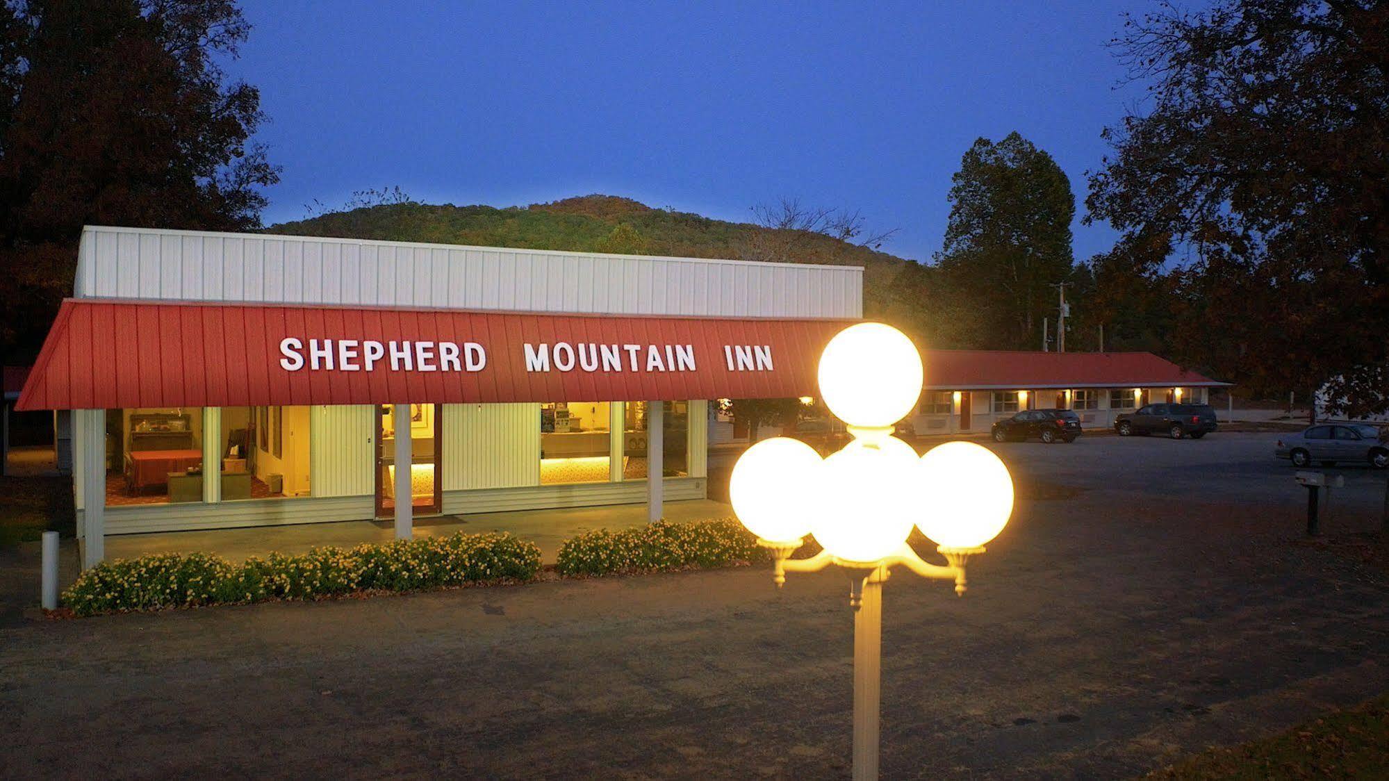 Shepherd Mountain Inn & Suites Pilot Knob Dış mekan fotoğraf