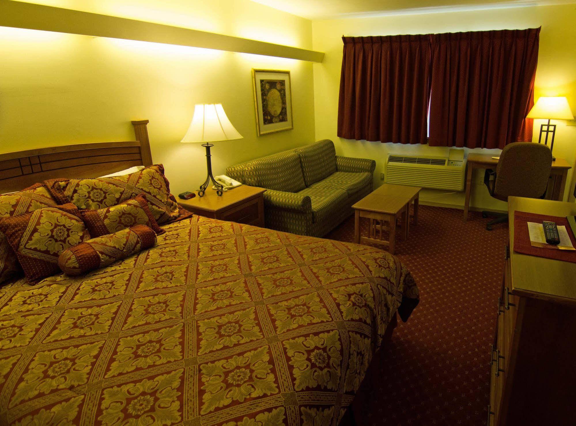Shepherd Mountain Inn & Suites Pilot Knob Dış mekan fotoğraf